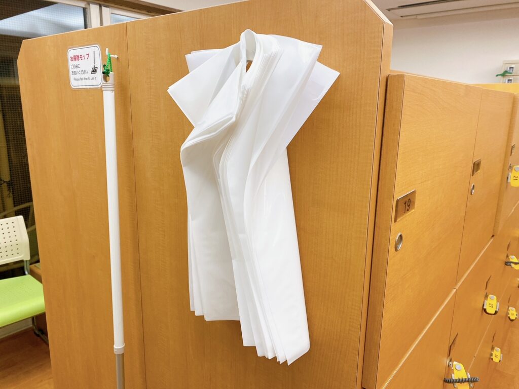 富士レークホテル 浴室の濡れ物を入れるビニール袋を撮影した写真